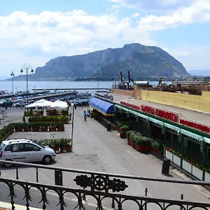Holidays Mondello